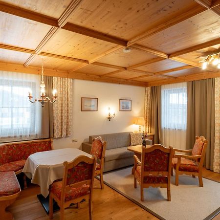 Haus Garden Bed & Breakfast เอลล์เมา ภายนอก รูปภาพ