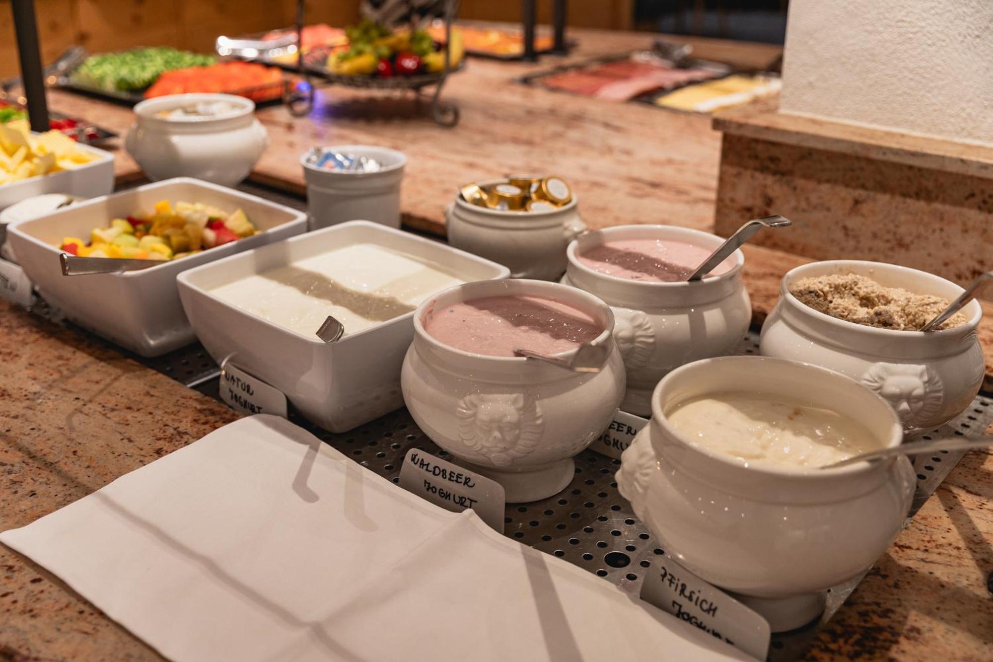 Haus Garden Bed & Breakfast เอลล์เมา ภายนอก รูปภาพ
