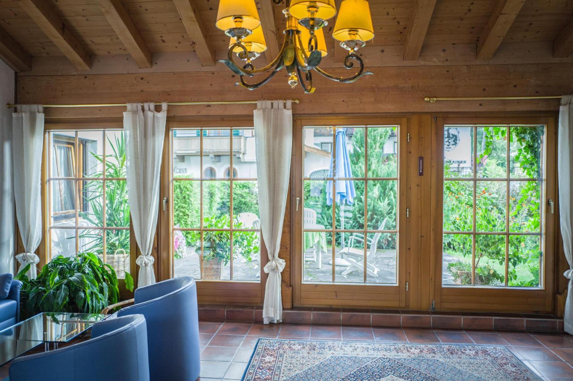 Haus Garden Bed & Breakfast เอลล์เมา ภายนอก รูปภาพ